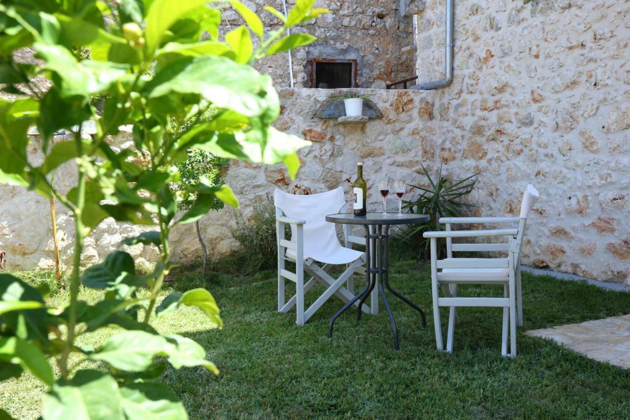 Appartamento Casa Ovata Tsoukaládhes Esterno foto